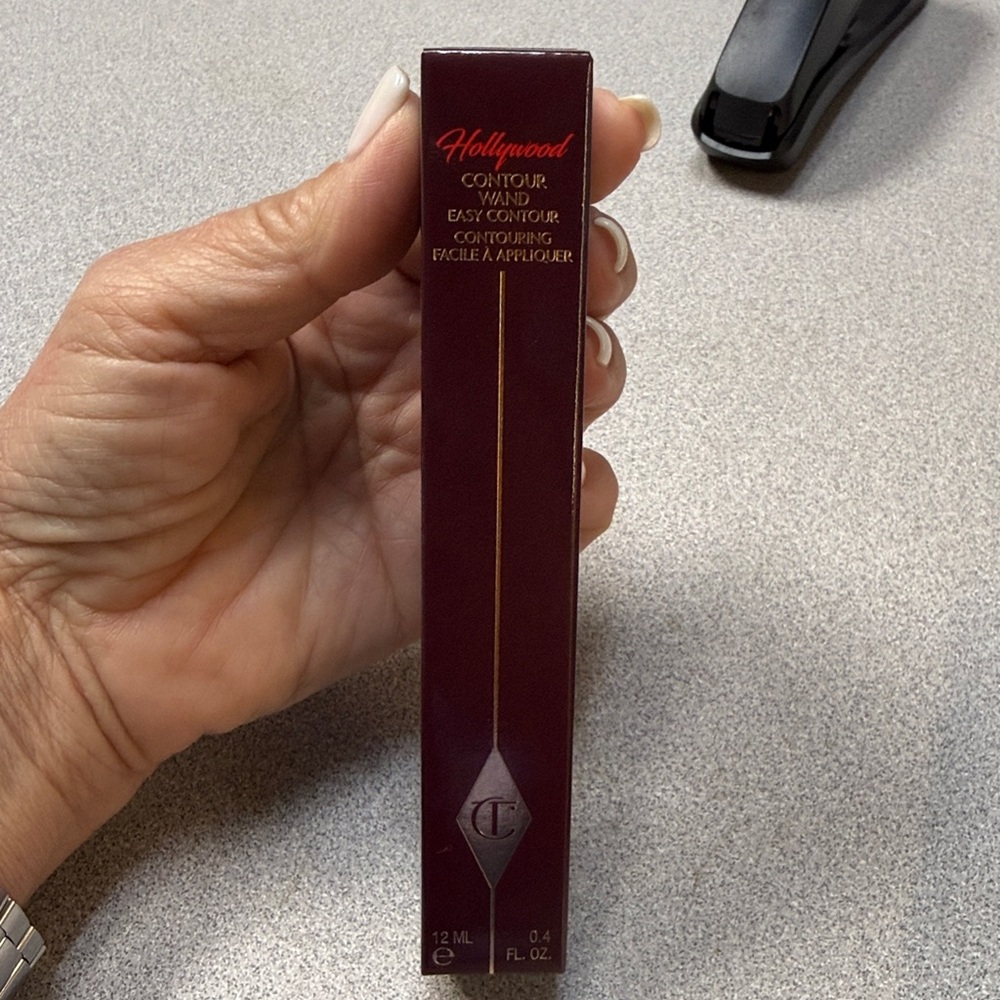 Charlotte Tilbury Hollywood Contour Wand Tan Medium A Foncê